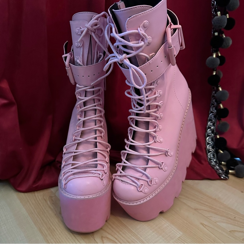 Dollskill Pink Traitor Platform Boots (size 9)